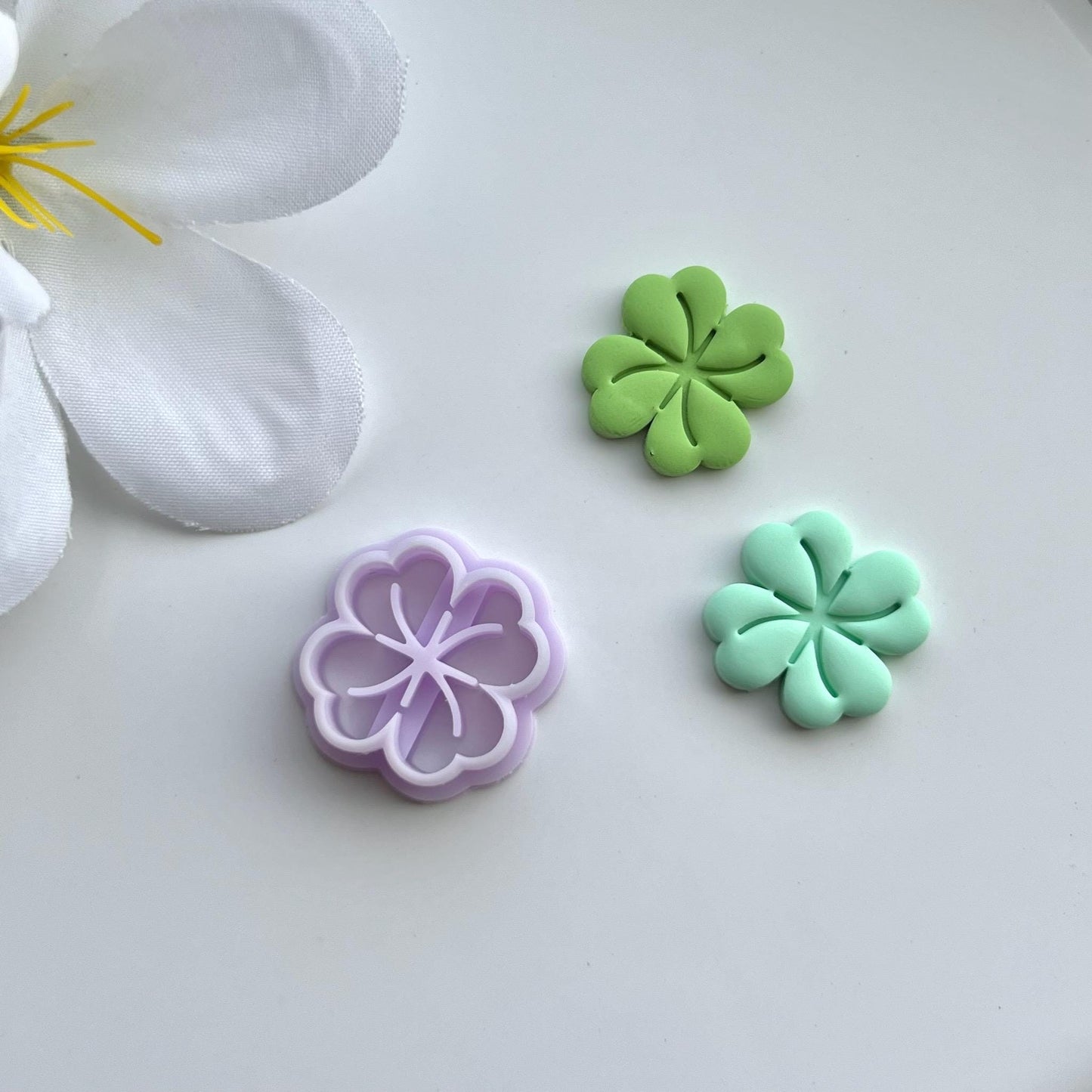 Shamrock Embossed Cutter | 0.75"-1.25" | Polymer Clay Cutter Earrings