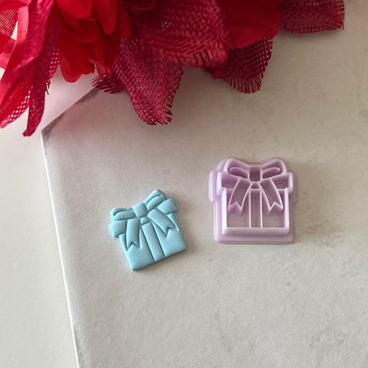 Gift Cutter | 0.75"-1.25" | Winter Polymer Clay Holiday Christmas Earrings
